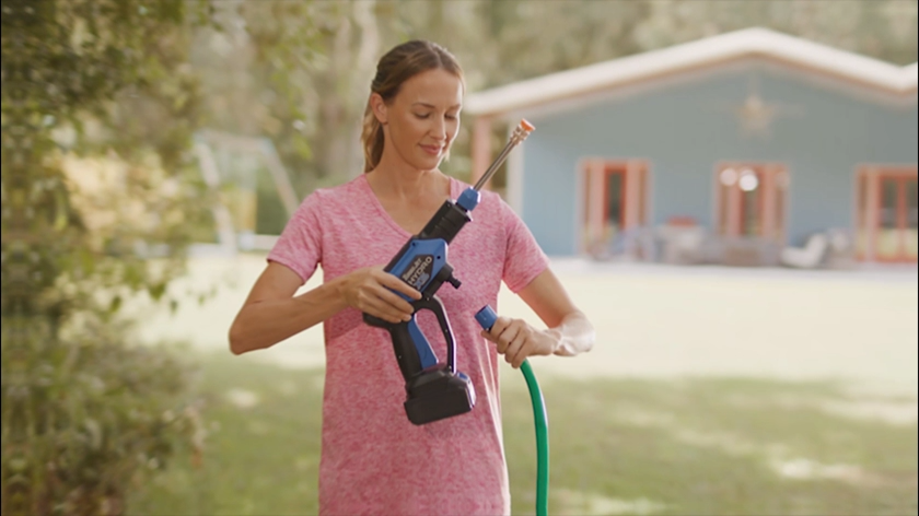 Turbo Jet HydroX5 cordless power washer with nozzle, battery and hose attachment